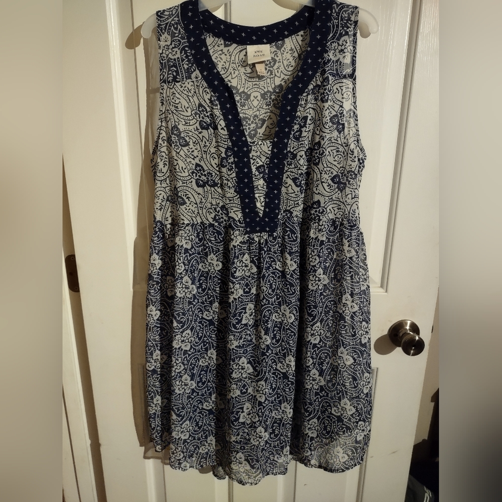 Knox Rose size medium chiffon type dress with blue slip underneath